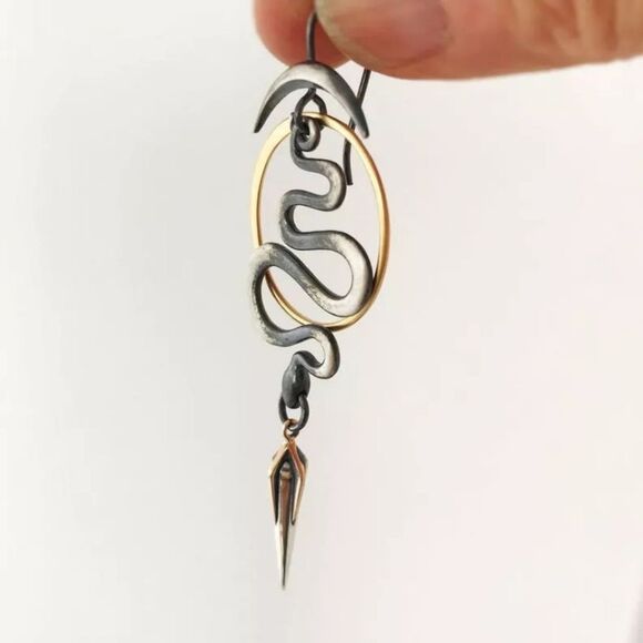NWT 3 toned Snake Geometric Earrings - Picture 4 of 5